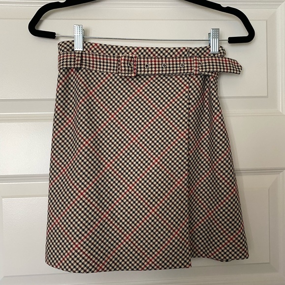 H&M Dresses & Skirts - H&M Plaid Skirt